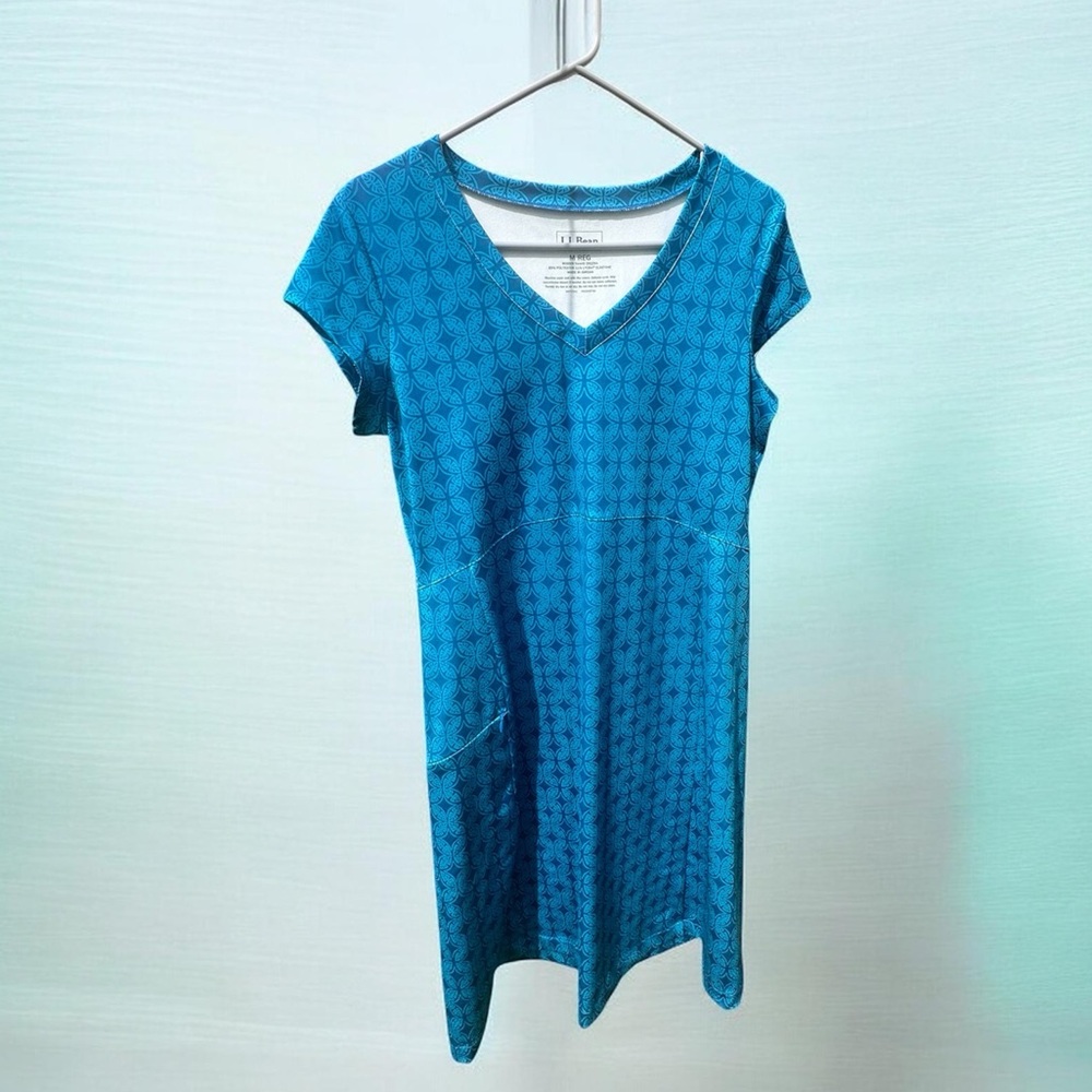 L.L. Bean Blue Geometric Print Performance V-Neck Dress w/ Pockets Size Medium - Picture 7 of 13